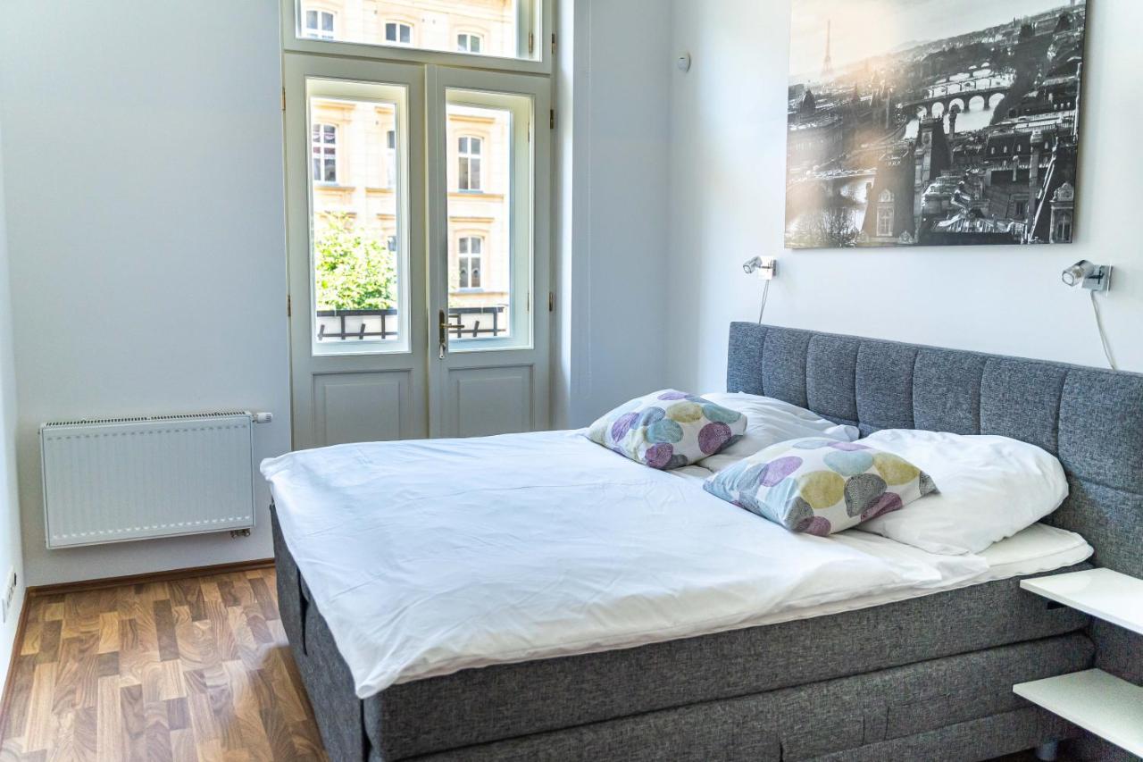 Apartments Valencia Karlsbad Buitenkant foto
