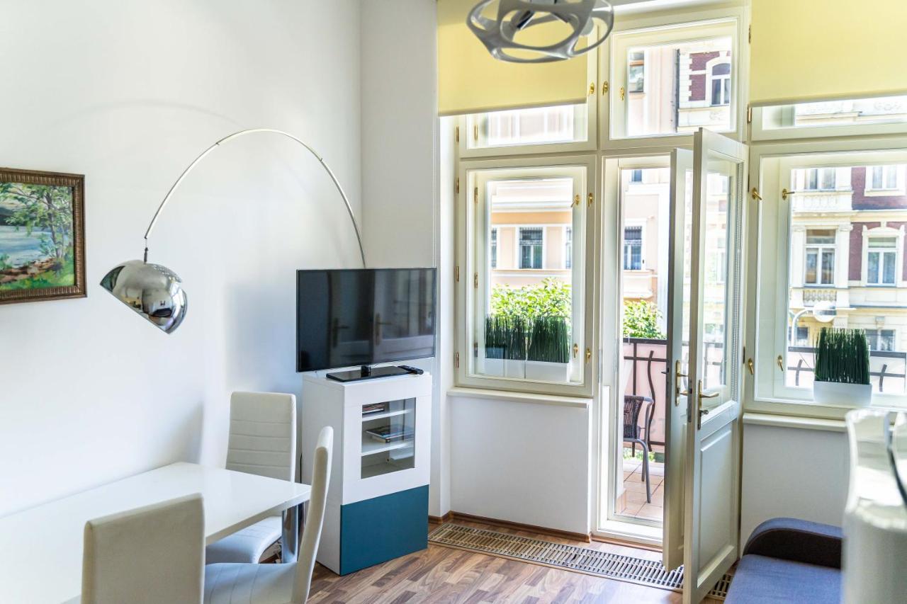 Apartments Valencia Karlsbad Buitenkant foto