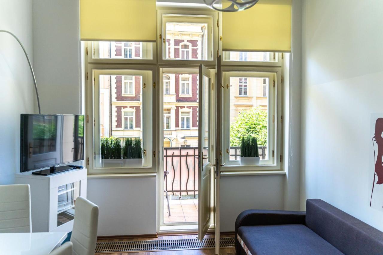 Apartments Valencia Karlsbad Buitenkant foto