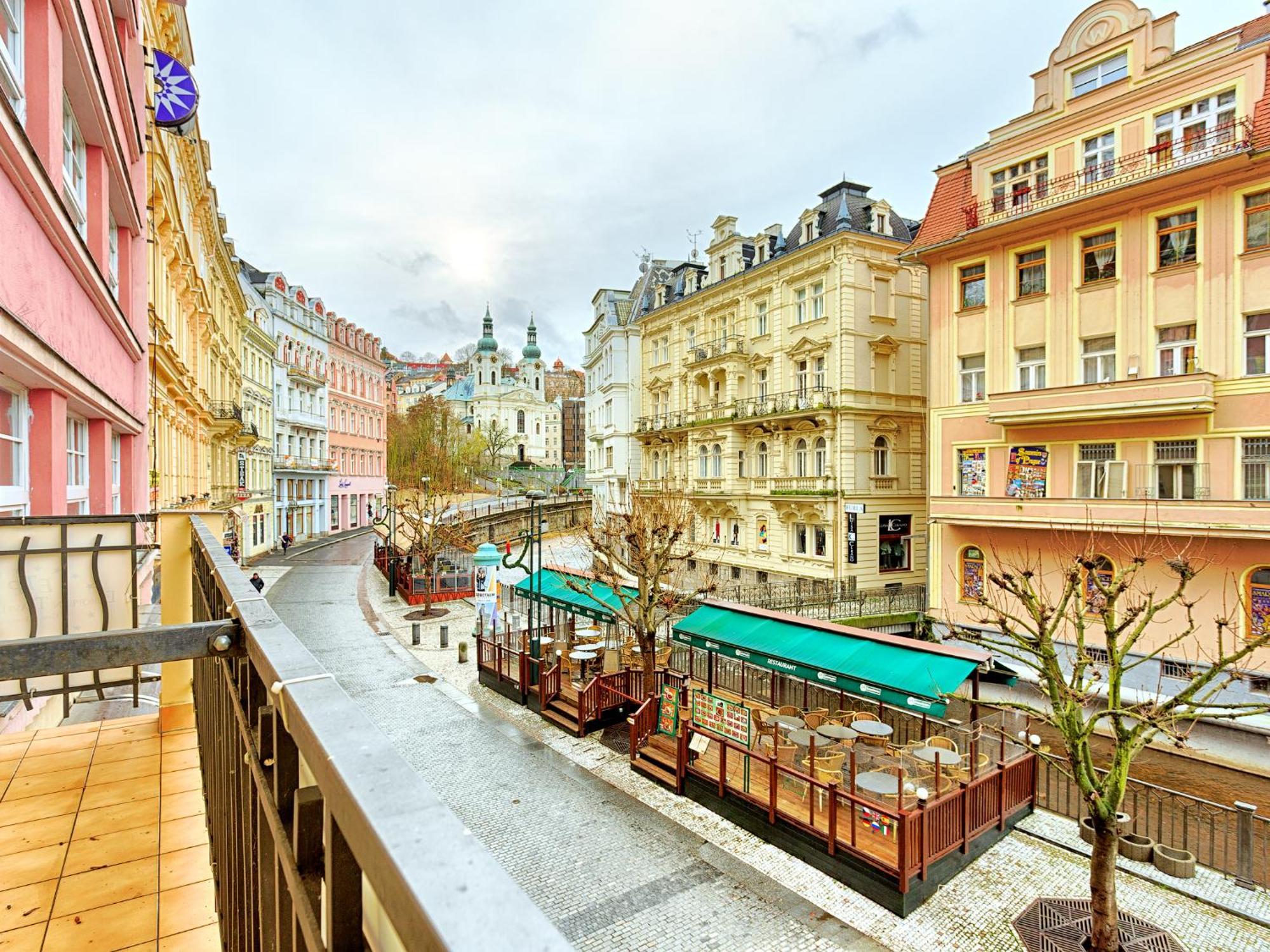 Apartments Valencia Karlsbad Buitenkant foto