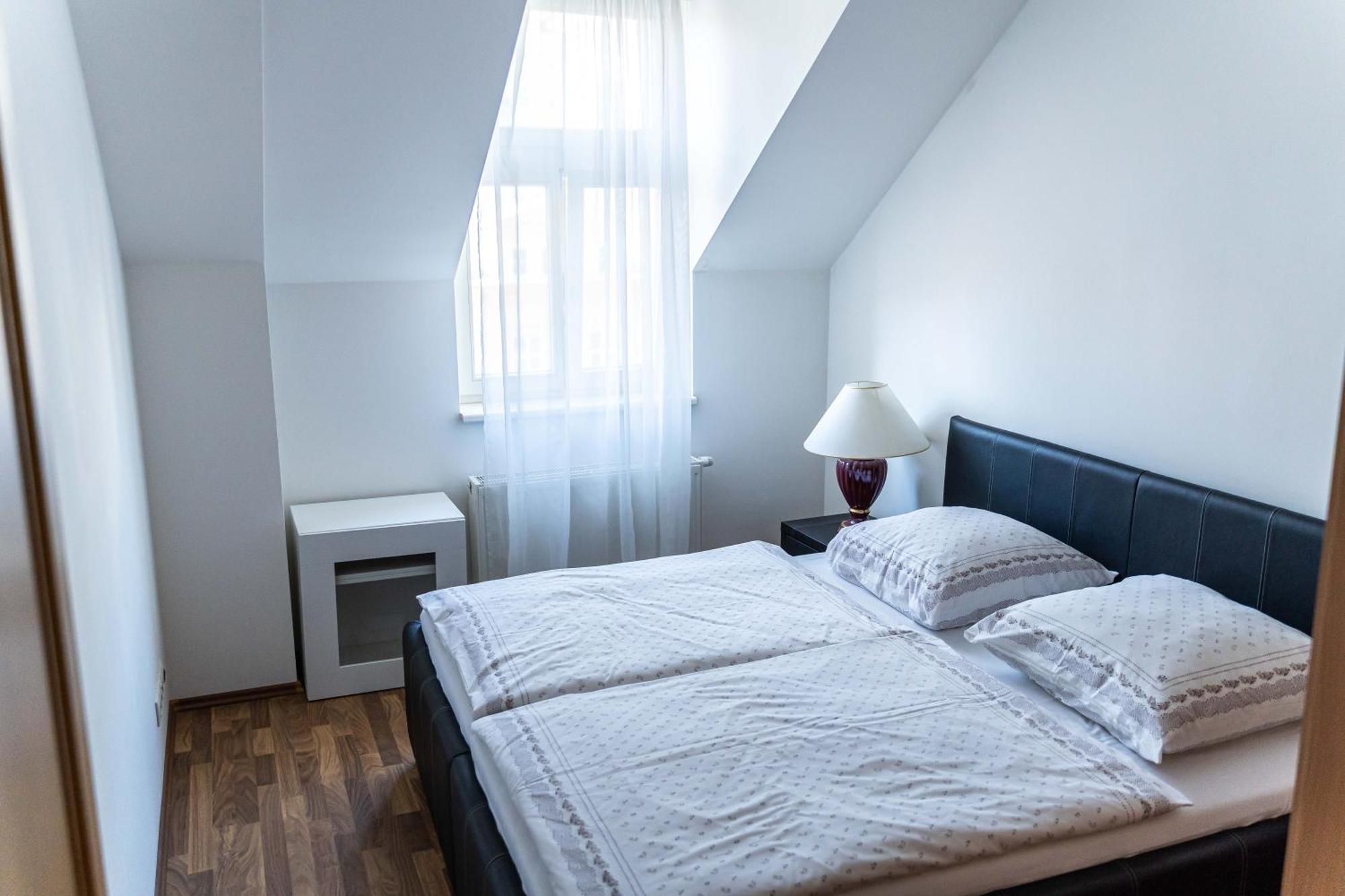 Apartments Valencia Karlsbad Buitenkant foto