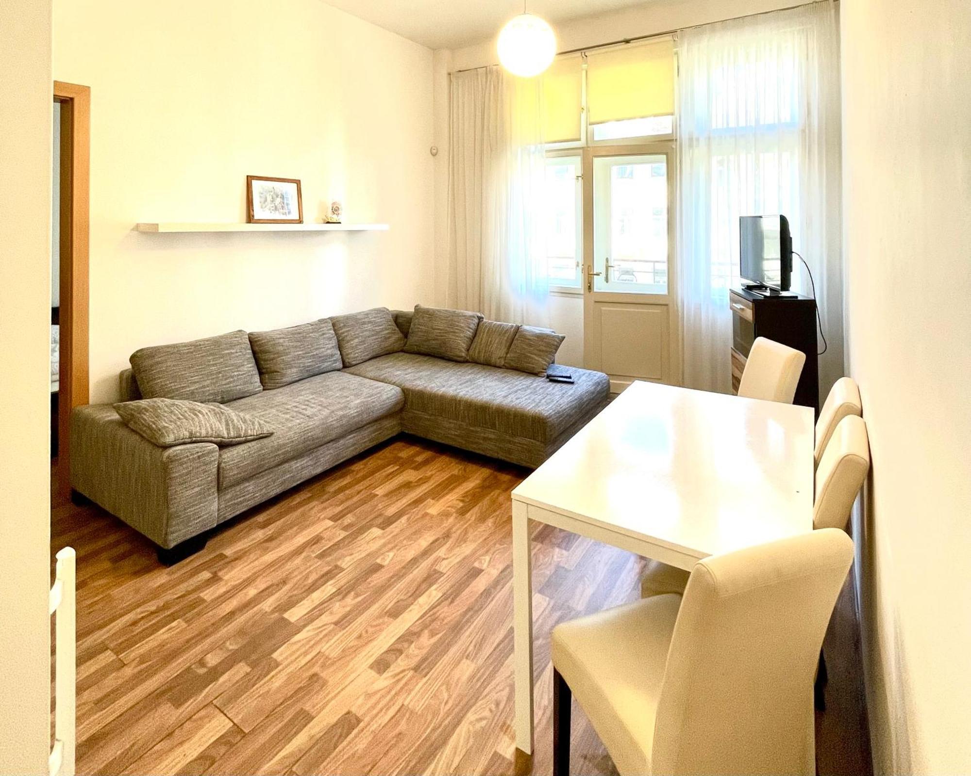 Apartments Valencia Karlsbad Buitenkant foto