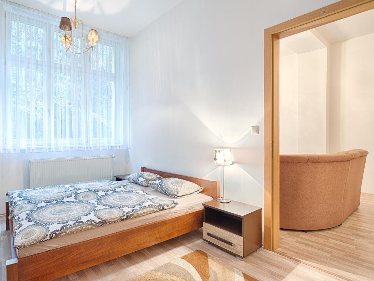 Apartments Valencia Karlsbad Buitenkant foto