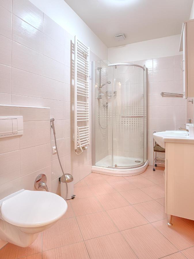 Apartments Valencia Karlsbad Buitenkant foto